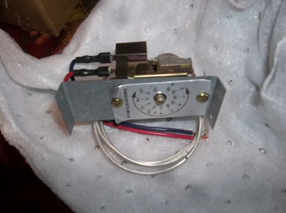 CARRIER HH22QA040 Temperature Actuated Switch