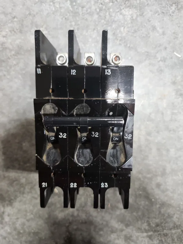 Carrier HH83XB695 Circuit Breaker