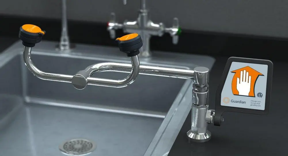 Guardian Equipment G1806 GS-Plus Deck Mount Right Hand Eyewash in Polished Chrome